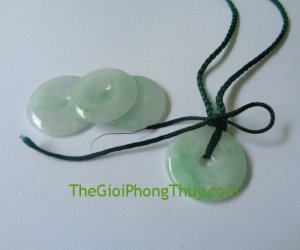 Dùng làm trang sức mặt dây chuyền.