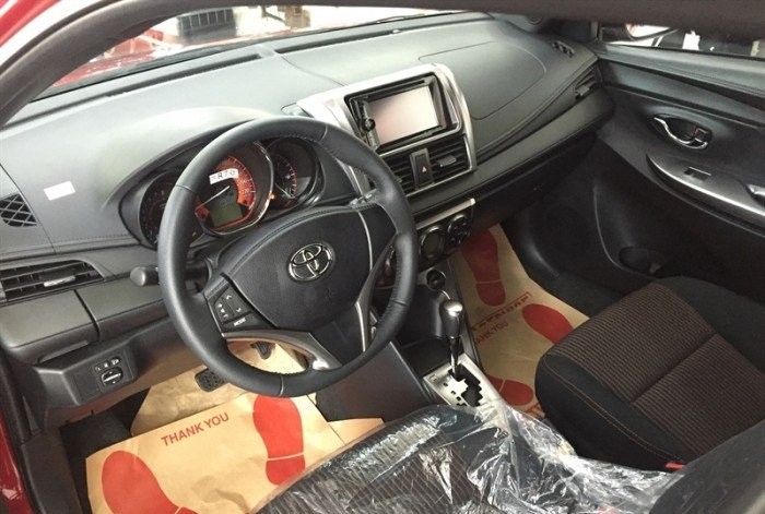 nội thất Toyota Yaris 
