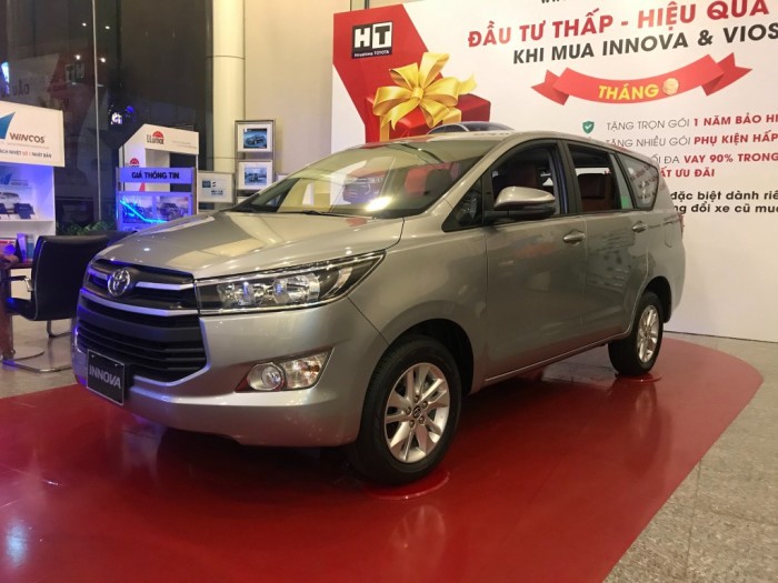 Giá xe Innova 2018 lăn bánh và tổng hợp những lưu ý khi mua bán xe Toyota Innova cần biết