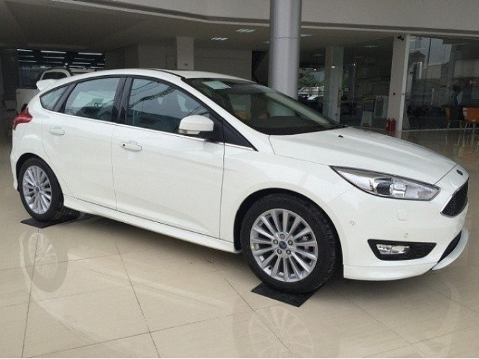 So sánh sự khác nhau của Ford Focus phiên bản sedan và ford focus phiên bản hatchback