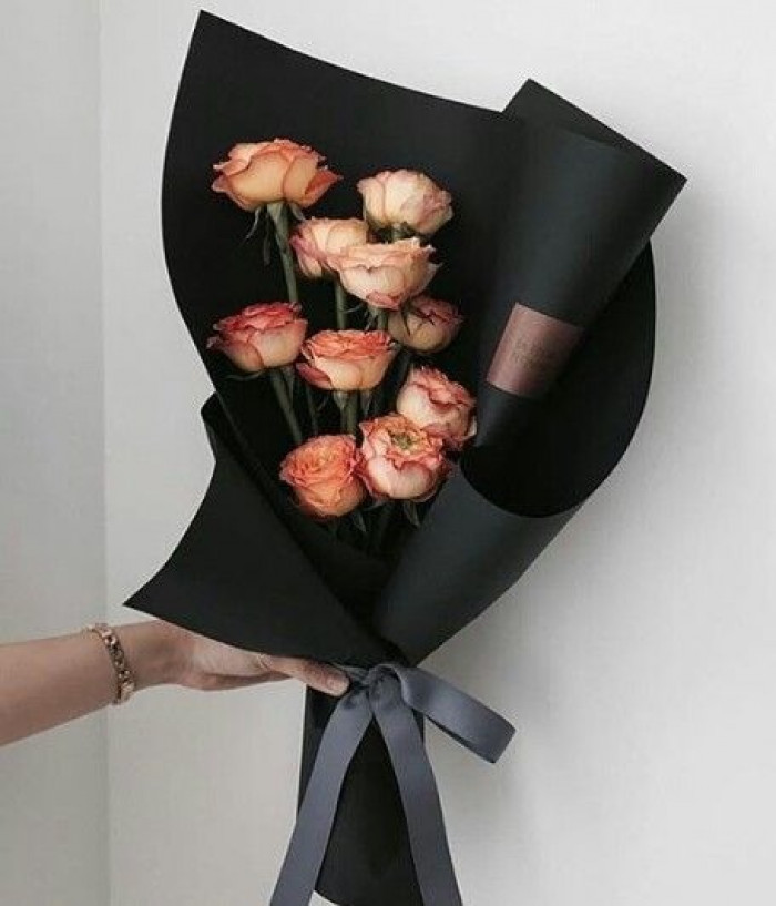 Giấy gói hoa đen